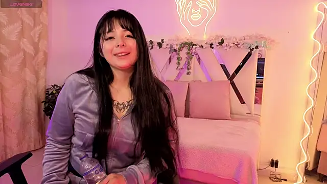 hina tay online show from April 2026 03:35:02 AM