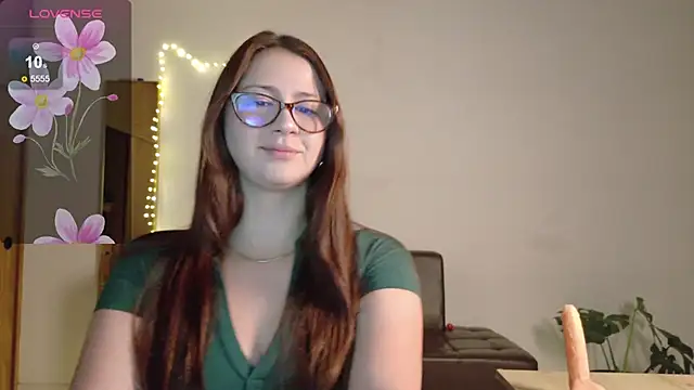 Snapshot of Rachel_t_ chatting on February 2025 12:40:02 AM Rachel t online show from February 2025 12:40:02 AM