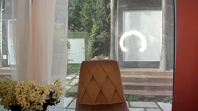 Mia  Milan online show from October 2025 08:02:02 AM