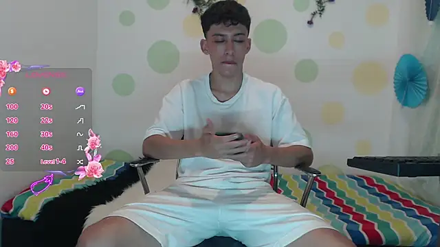 Snapshot of Eric_lion chatting on December 2024 06:10:01 PM Eric lion online show from December 2024 06:10:01 PM