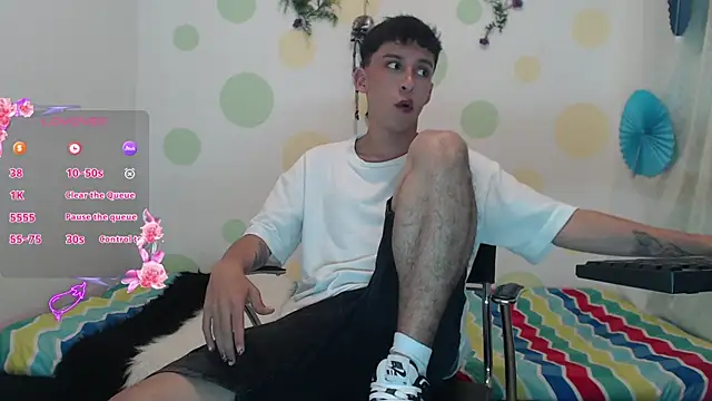 Snapshot of Eric_lion chatting on December 2024 07:26:02 PM Eric lion online show from December 2024 07:26:02 PM