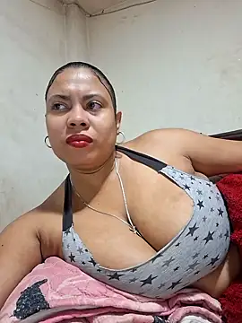 Snapshot of sexypaula-latina4u chatting on January 2025 04:21:01 PM sexypaula-latina4u online show from January 2025 04:21:01 PM