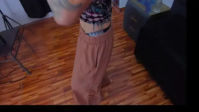 Snapshot of fulfill_fantasies1 chatting on October 2025 10:49:02 AM fulfill fantasies1 online show from October 2025 10:49:02 AM