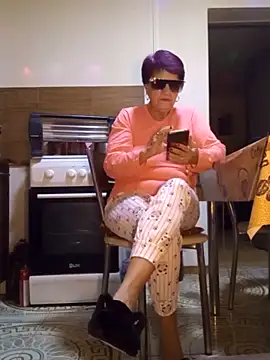 Snapshot of Ely_Elenita chatting on November 2025 05:51:02 AM Ely Elenita online show from November 2025 05:51:02 AM