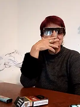 Snapshot of Ely_Elenita chatting on December 2025 08:08:02 AM Ely Elenita online show from December 2025 08:08:02 AM