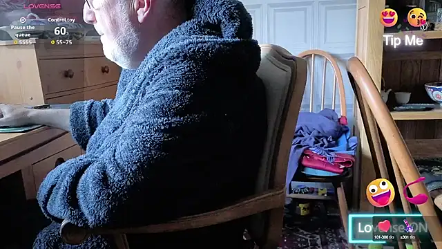 Adamdaddybear online show from September 2025 07:34:02 AM