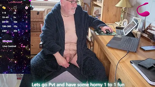 Adamdaddybear online show from April 2026 07:45:01 AM