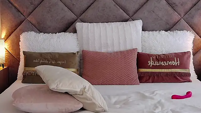 JaquelineM online show from October 2025 08:07:02 AM