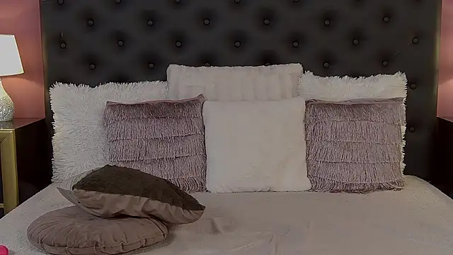 JaquelineM online show from February 2026 07:57:01 AM