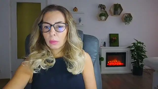 Snapshot of SukyGirl chatting on October 2025 07:20:02 AM SukyGirl online show from October 2025 07:20:02 AM