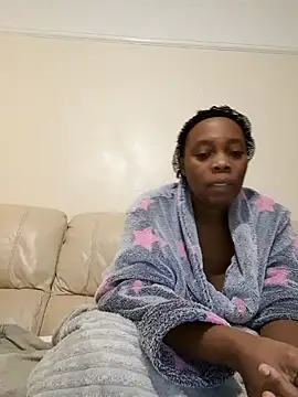 Snapshot of AfricanBeautyX chatting on December 2024 12:39:01 AM AfricanBeautyX online show from December 2024 12:39:01 AM