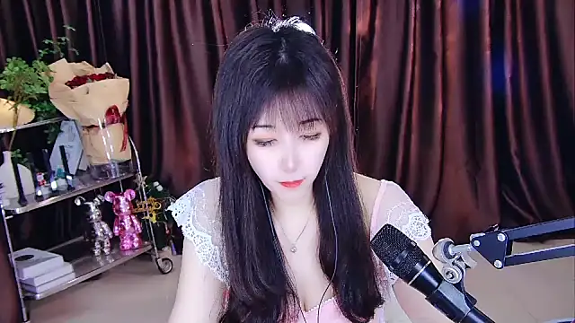 Snapshot of xiaoya666--baby chatting on March 2025 02:04:01 AM xiaoya666--baby online show from March 2025 02:04:01 AM