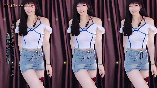 Snapshot of xiaoya666--baby chatting on March 2025 05:45:02 PM xiaoya666--baby online show from March 2025 05:45:02 PM