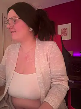 Snapshot of Sweetleeahxx chatting on January 2025 01:31:02 AM Sweetleeahxx online show from January 2025 01:31:02 AM