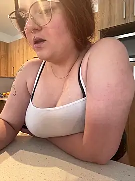 Snapshot of Sweetleeahxx chatting on March 2025 12:56:01 PM Sweetleeahxx online show from March 2025 12:56:01 PM