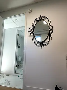 Snapshot of Sweetleeahxx chatting on September 2025 01:55:01 PM Sweetleeahxx online show from September 2025 01:55:01 PM