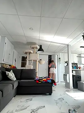 Snapshot of Sweetleeahxx chatting on September 2025 01:01:01 PM Sweetleeahxx online show from September 2025 01:01:01 PM