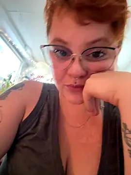 Snapshot of Sweetleeahxx chatting on September 2025 12:41:02 PM Sweetleeahxx online show from September 2025 12:41:02 PM