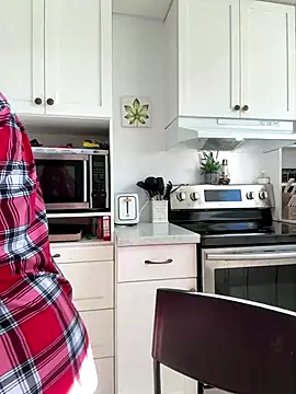 Snapshot of Sweetleeahxx chatting on October 2025 02:14:01 PM Sweetleeahxx online show from October 2025 02:14:01 PM