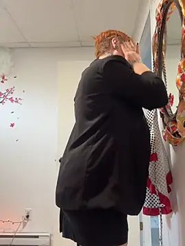 Snapshot of Sweetleeahxx chatting on October 2025 01:23:01 PM Sweetleeahxx online show from October 2025 01:23:01 PM