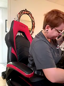 Snapshot of Sweetleeahxx chatting on October 2025 01:22:02 PM Sweetleeahxx online show from October 2025 01:22:02 PM