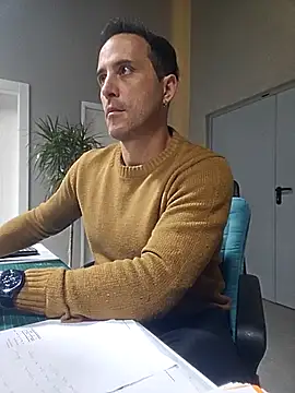 Lucas   81 online show from December 2025 06:38:01 PM