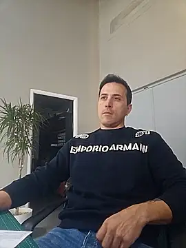 Lucas   81 online show from December 2025 10:23:02 AM