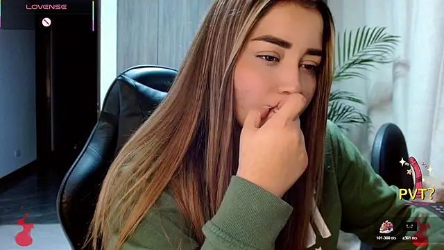 Snapshot of Lucia_star__ chatting on February 2026 11:45:01 PM Lucia star online show from February 2026 11:45:01 PM