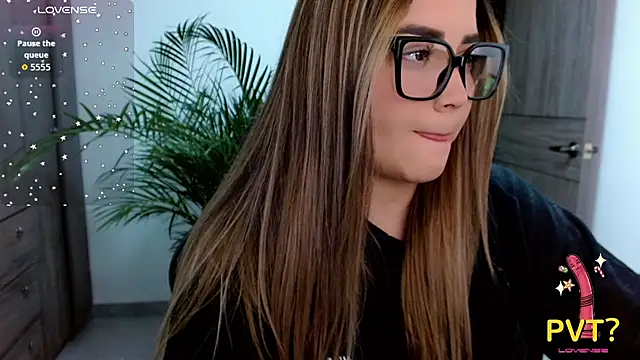 Snapshot of Lucia_star__ chatting on March 2026 11:43:01 PM Lucia star online show from March 2026 11:43:01 PM