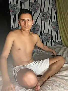 Snapshot of Romax2 chatting on February 2025 04:40:02 AM Romax2 online show from February 2025 04:40:02 AM