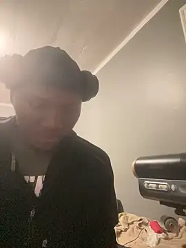 Festivitiesking1 online show from November 2025 02:02:01 AM