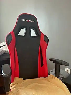 Festivitiesking1 online show from June 2026 11:31:02 PM