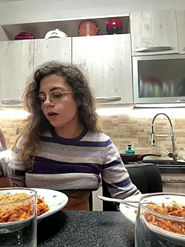 ItalianiMuli online show from October 2025 05:45:01 PM