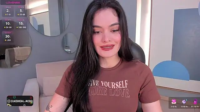 Snapshot of GiaFerrara chatting on December 2024 05:13:01 PM GiaFerrara online show from December 2024 05:13:01 PM