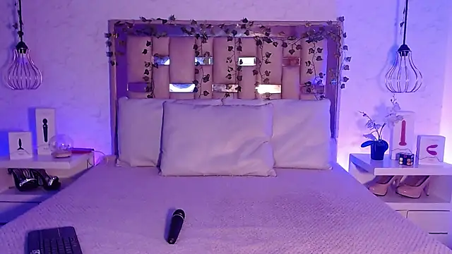 Snapshot of GigiVolkova chatting on October 2025 08:30:02 PM GigiVolkova online show from October 2025 08:30:02 PM