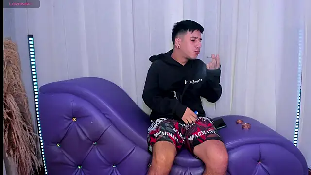 Yourslust  online show from November 2025 01:43:03 PM