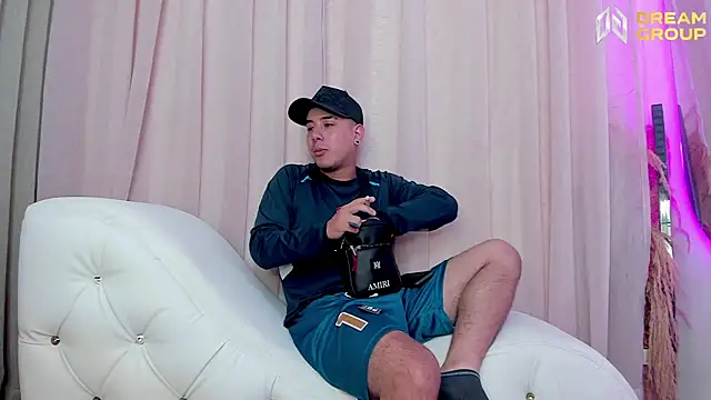 Yourslust  online show from May 2026 01:27:02 PM