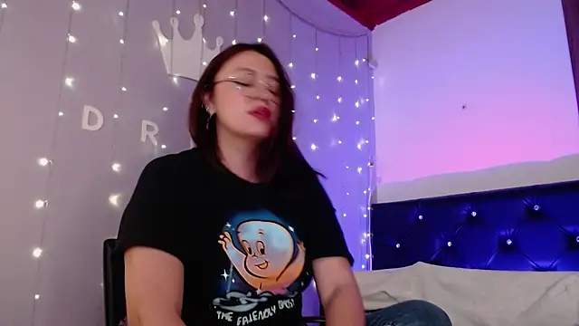 Snapshot of sweet_valery21 chatting on December 2024 01:54:01 AM sweet valery21 online show from December 2024 01:54:01 AM