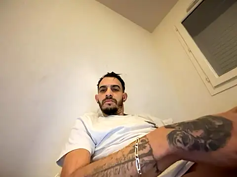 Rebeu313 online show from November 2025 07:34:02 AM