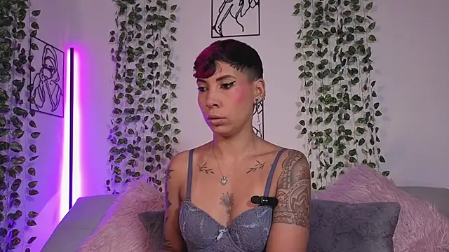 MiaMorgan  online show from May 2026 01:05:02 PM