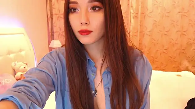lilianbee online show from July 2026 07:01:02 AM