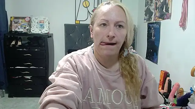emperabigbootybigass online show from April 2026 12:14:02 PM