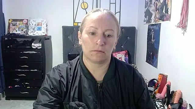 emperabigbootybigass online show from May 2026 12:32:02 PM