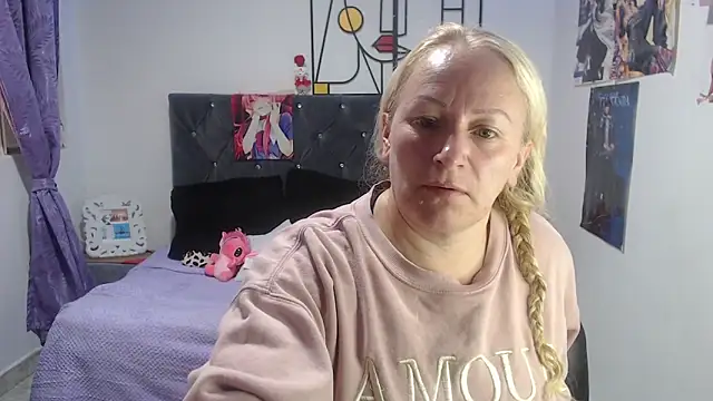 emperabigbootybigass online show from June 2026 12:40:02 PM