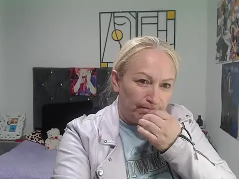 emperabigbootybigass online show from June 2026 12:20:02 PM