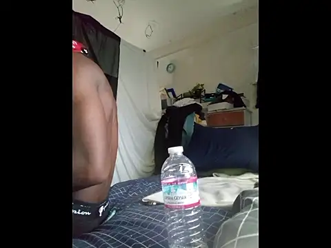 Snapshot of DevinToore chatting on March 2026 06:52:01 PM DevinToore online show from March 2026 06:52:01 PM