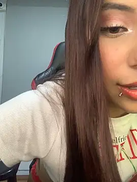 Emily Clark1 online show from December 2024 09:55:02 AM