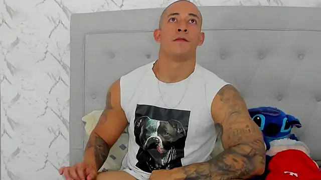 luigiferrara online show from October 2025 06:52:01 PM