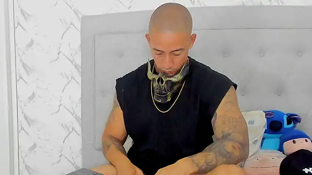 luigiferrara online show from October 2025 11:39:01 PM