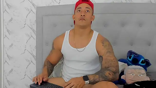 luigiferrara online show from December 2025 08:46:01 PM